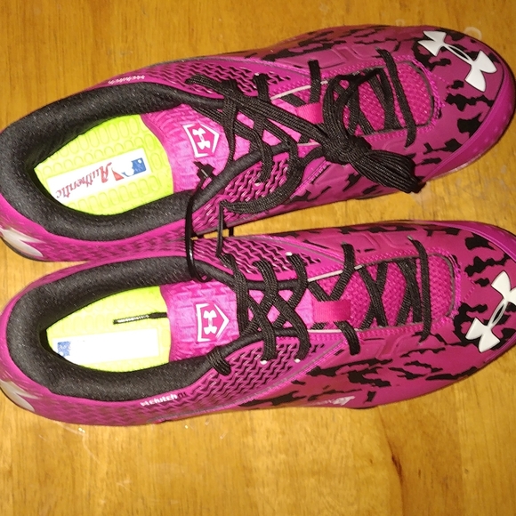 Under armor cleats - Picture 1 of 2